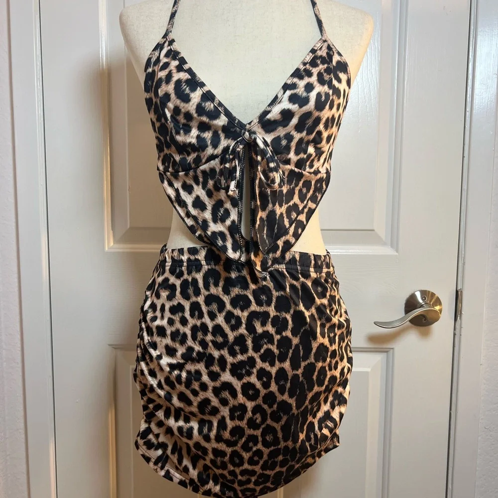 Women Leopard Print Halter Top‎ and Skirt Set  Size M